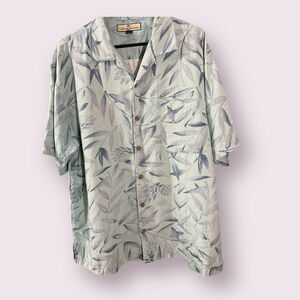 100% silk Tommy Bahama blue green casual Hawaiian style camp shirt size L